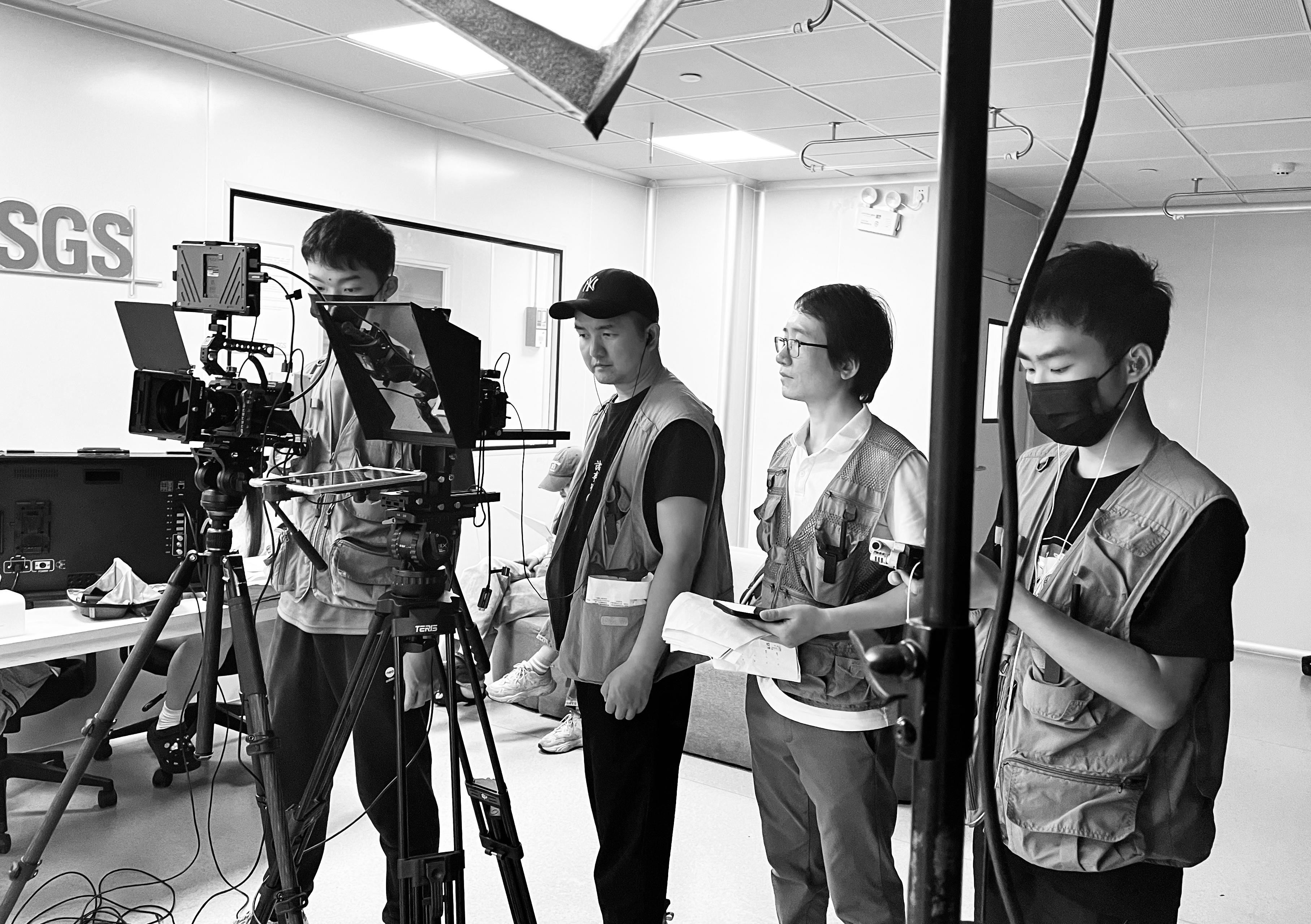 SGS产品广告拍摄摄影团队合照